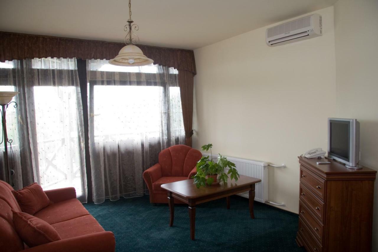 Hotel Fortuna Dávod Værelse billede