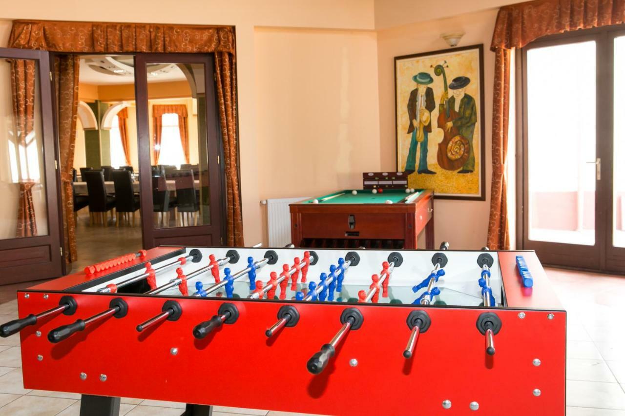 Hotel Fortuna Dávod Eksteriør billede